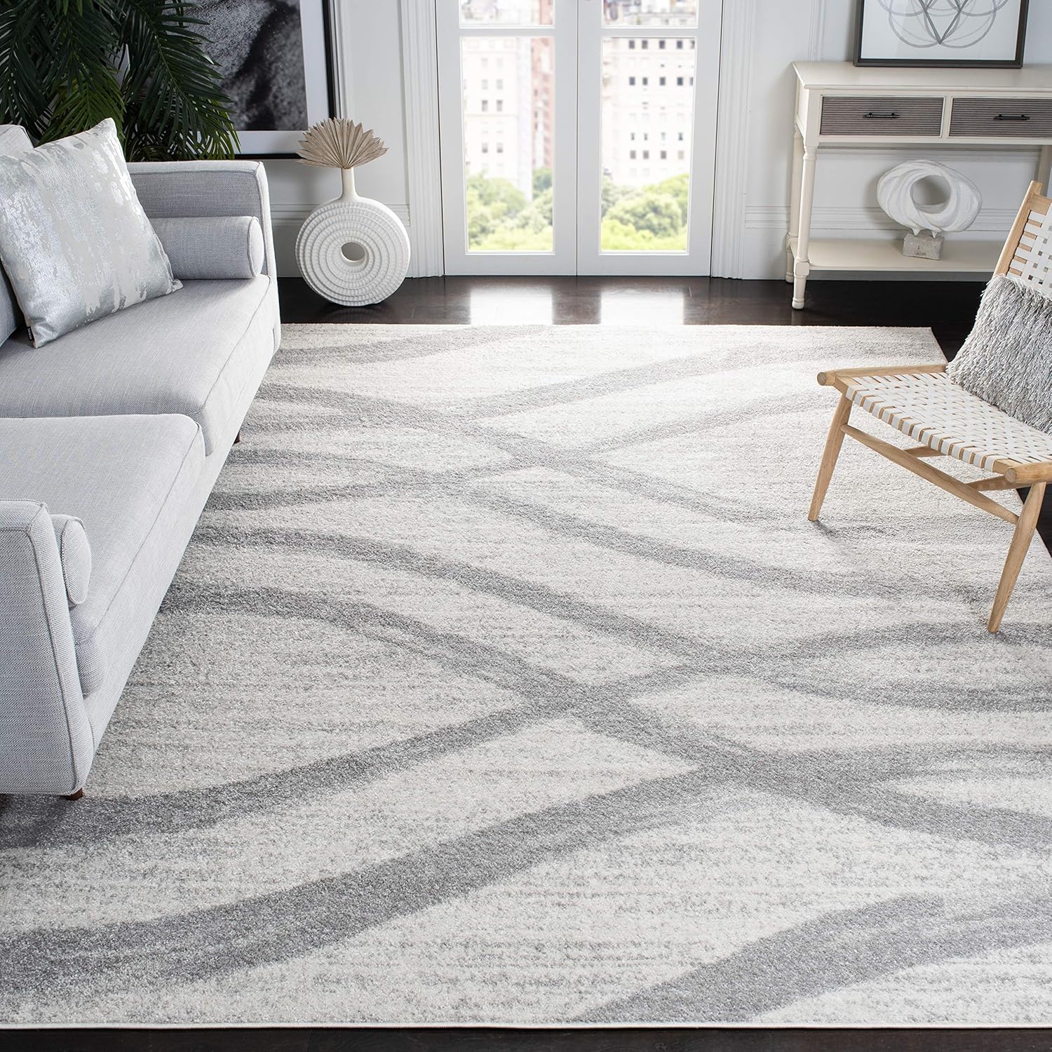 SAFAVIEH Area Rug 8x10 - Adirondack Collection - Large - Cream & Grey, Modern Wave Design, Non-Shedding & Easy to Clean, Ideal for Living Room, Bedroom, Dining Space (ADR125C)